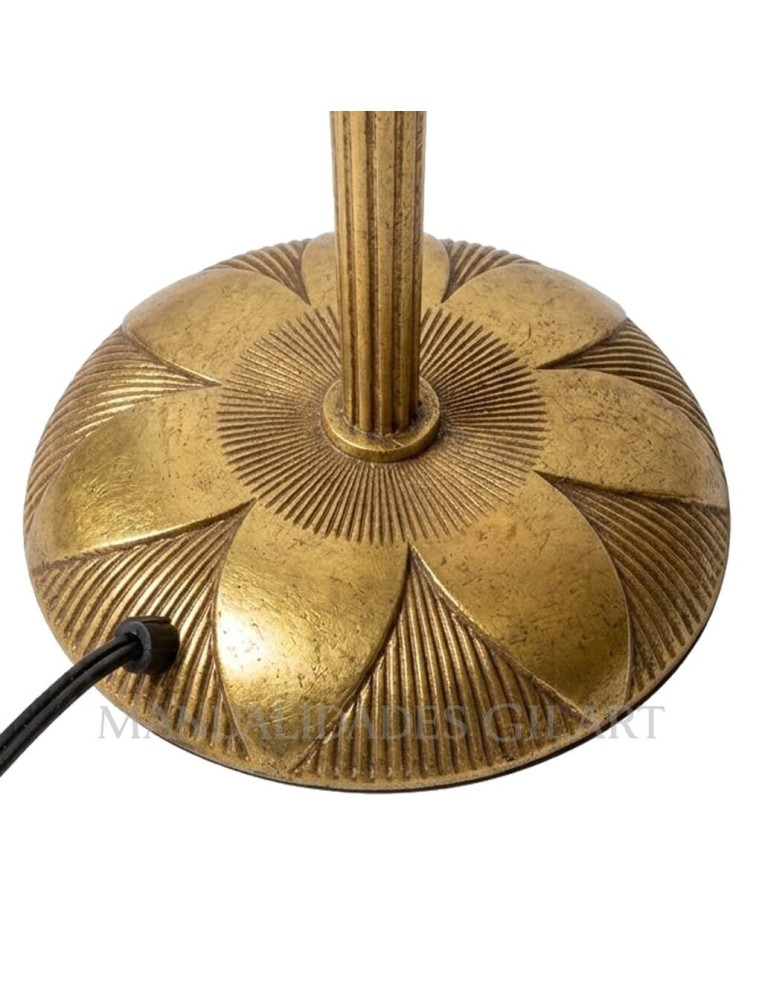 Detalle decorativo de la base circular del pie de lámpara cónico de 33 cm.