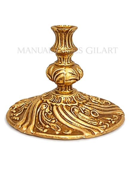 Detalle de base circular labrada en zamak bronce envejecido de 31 cm