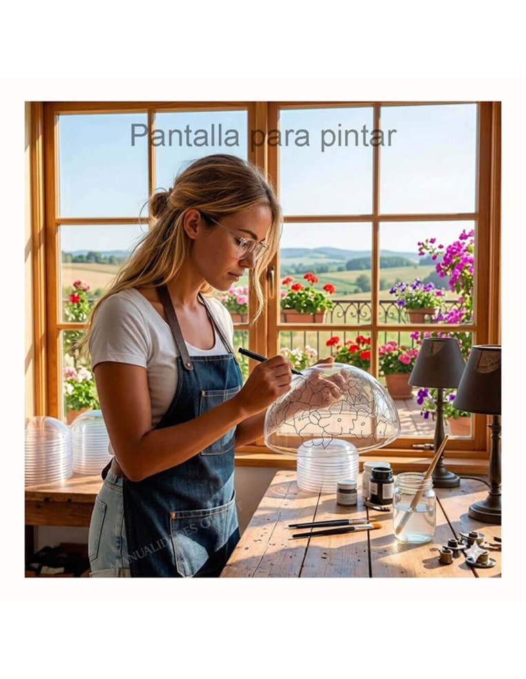 Artista revisando el diseño premarcado en la pantalla de metacrilato antes de pintar.