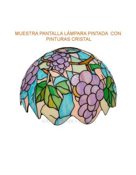 Detalle del diseño de uvas impreso en metacrilato de 25 cm con borde recortado.