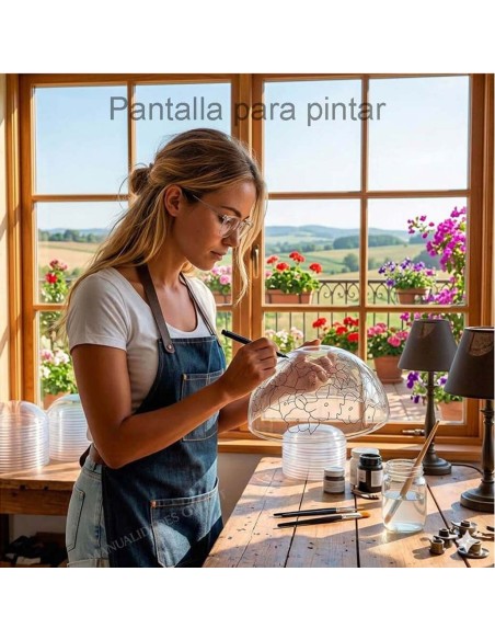 Artista revisando el diseño premarcado en la pantalla de metacrilato pensamientos antes de pintar.