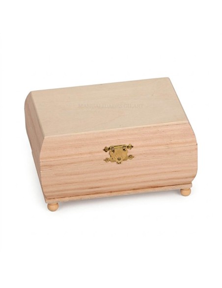 Vista superior de mini baul de madera en crudo con tapa curva para decorar.