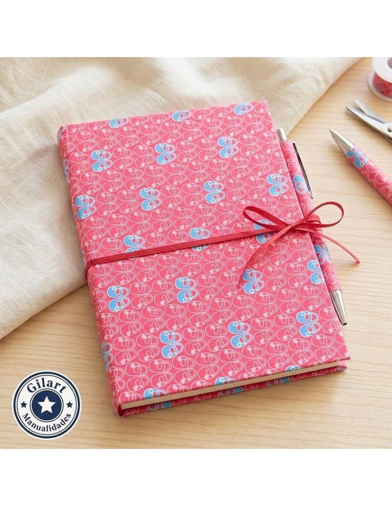 Cuaderno artesanal de cartonaje forrado con papel Zapatillas Azules For You