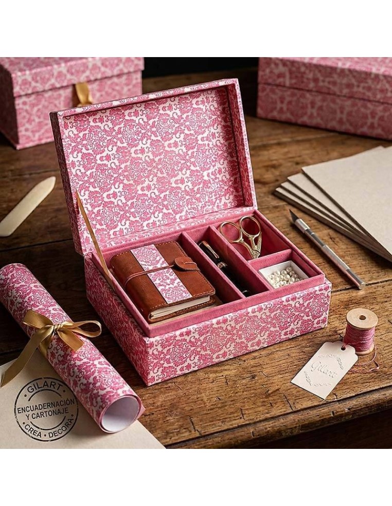 Caja joyero de cartonaje forrada con papel arabesco rosa For You