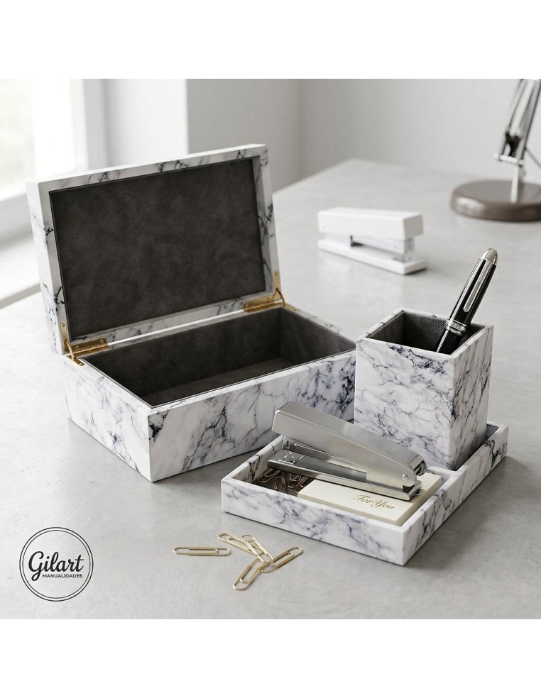 Set de escritorio de cartonaje con lapicero y caja forrados con papel mármol blanco For You
