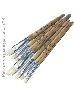 Pincel plano de cerda Gilart serie 530 n.º 4, ideal para acrílicos y óleos.