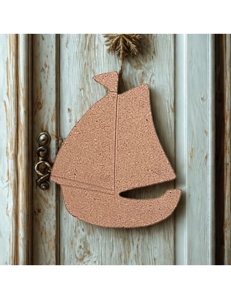 Ejemplo decorativo con silueta Barca de madera dm lista para decorar sobre una puerta.