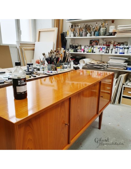 Aparador restaurado con acabado color miel de Betún de Judea Promade Aparador restaurado con acabado color miel de Betún de Judea Promade