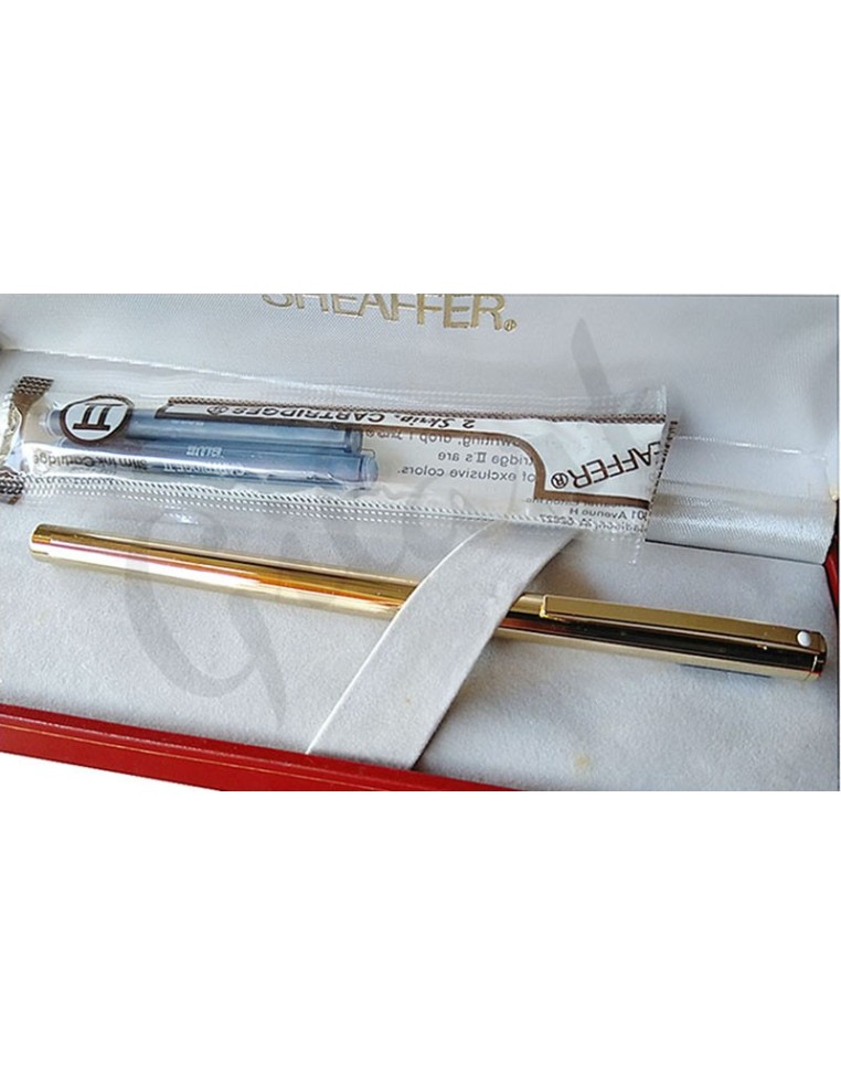 Pluma estilográfica Sheaffer Fashion chapada en oro para escritura elegante.