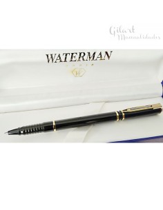 Bolígrafo Waterman Laureat negro y dorado, listo para escribir.