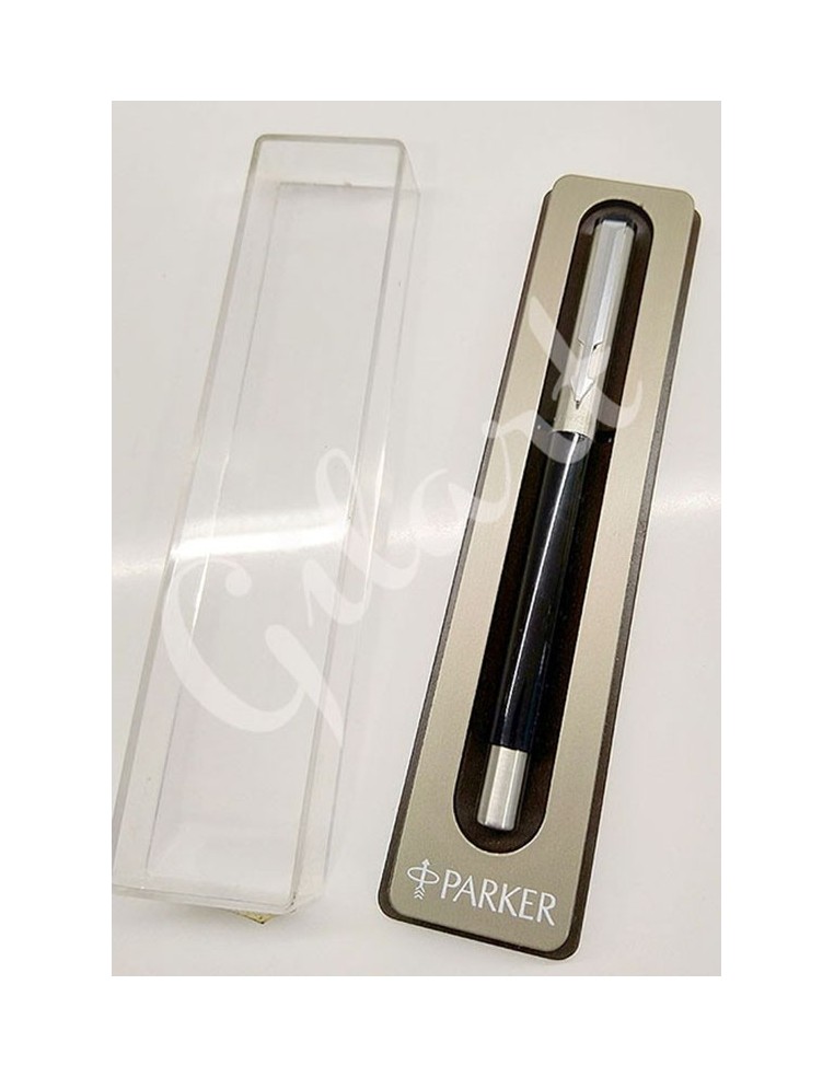 Pluma estilográfica Parker Vector Standard negra cerrada, elegante y lista para usar