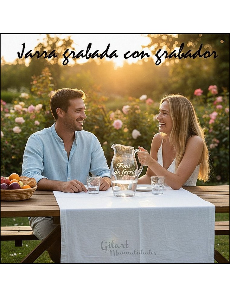 Crea regalos personalizados como esta jarra grabada para momentos