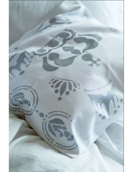 Crea un oasis de elegancia sedosa con pinceladas que transforman tu hogar.