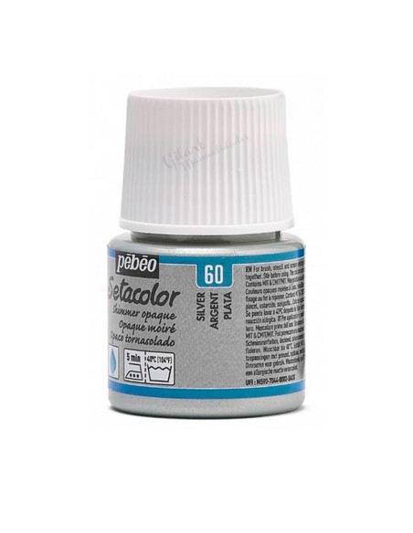 Fórmula de alta cobertura y fijación para un acabado profesional en color plata.