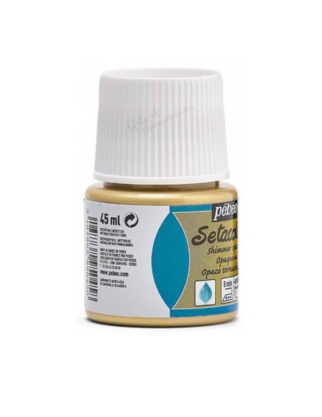 Fórmula de alta cobertura y fijación para un acabado profesional en color oro.