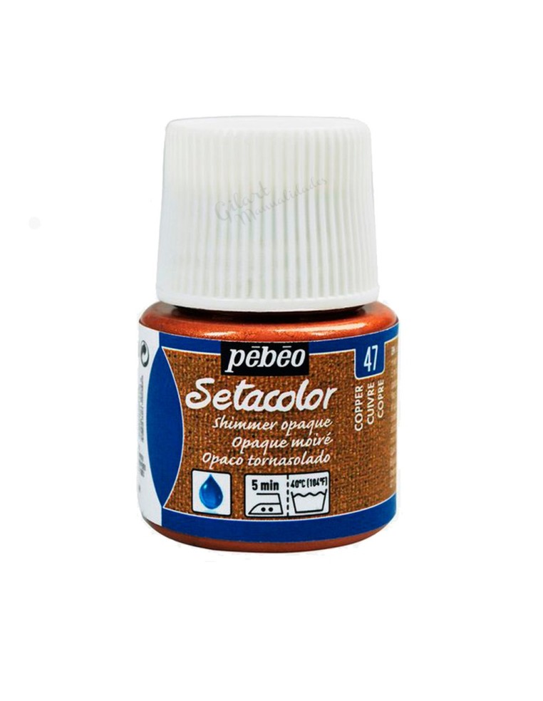 Dale un toque de luz pura a tus prendas con el brillo tornasolado cobre.